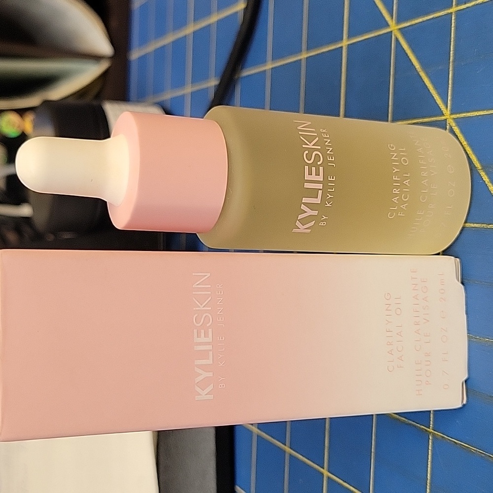 Kylie Skin Clarifying Facial Oil 20ml New in Box